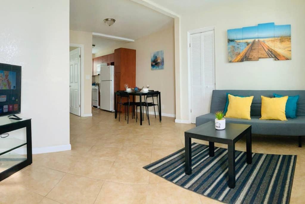 Hollywood Beach Apartments - Walk To The Beach מראה חיצוני תמונה