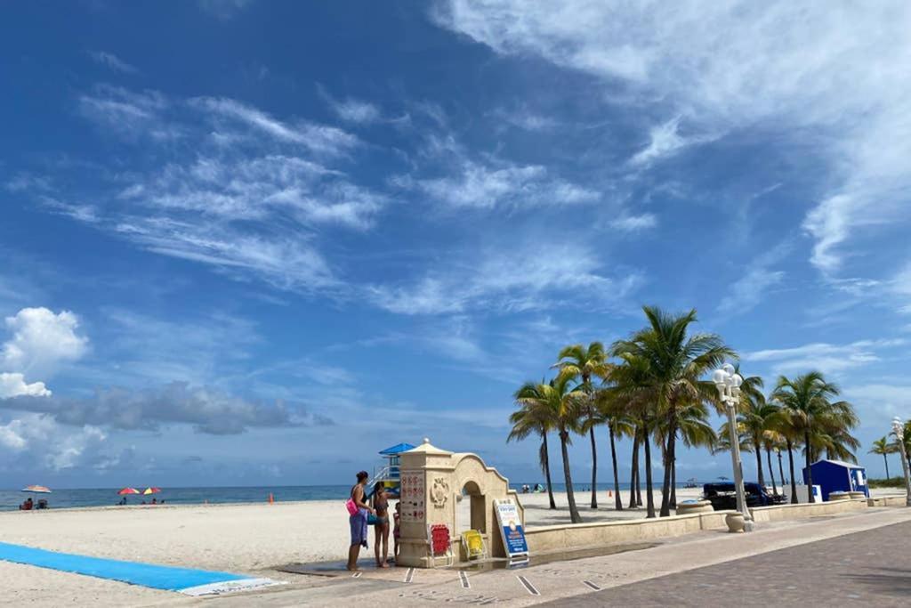 Hollywood Beach Apartments - Walk To The Beach מראה חיצוני תמונה