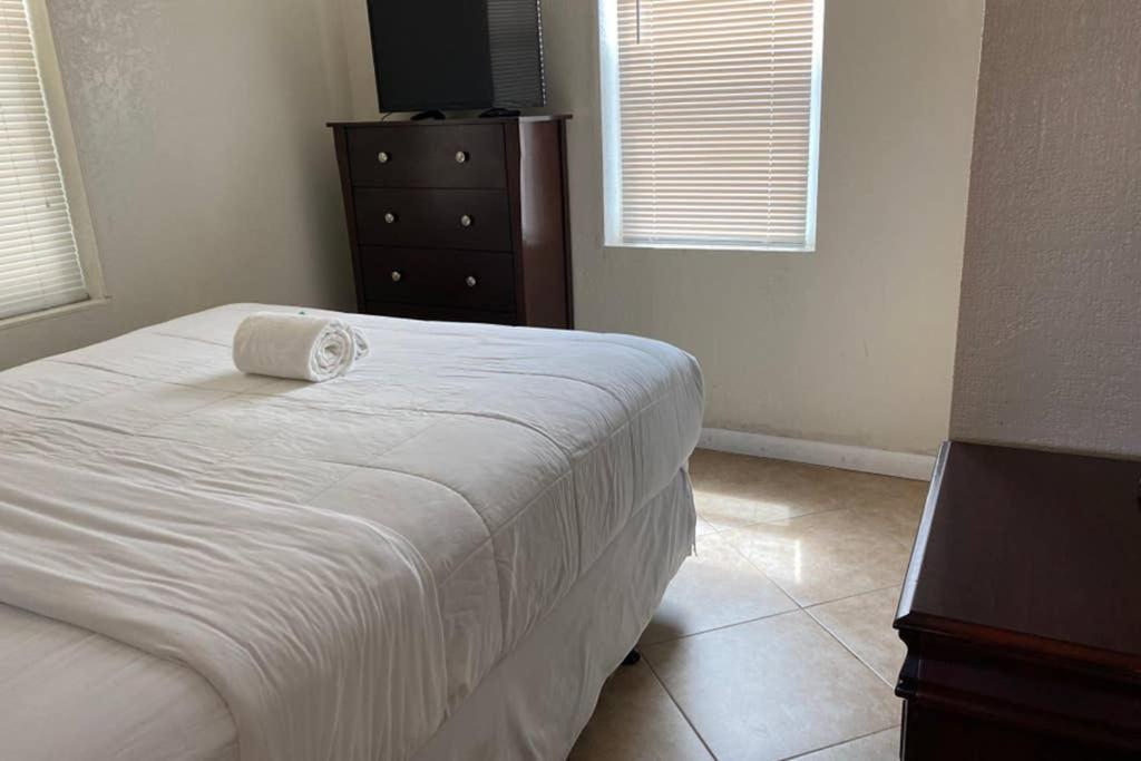Hollywood Beach Apartments - Walk To The Beach מראה חיצוני תמונה