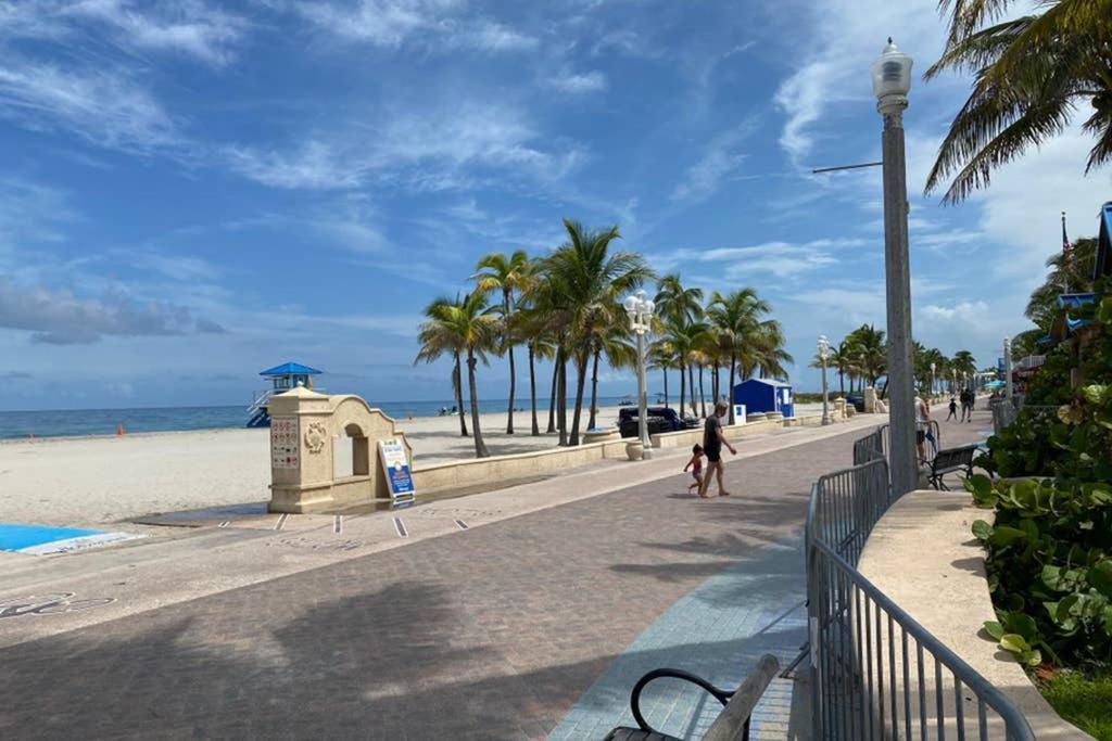 Hollywood Beach Apartments - Walk To The Beach מראה חיצוני תמונה